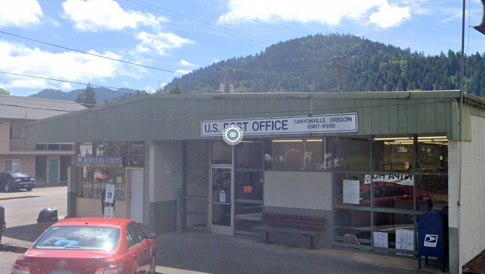 More Photos Of 131 SE 2nd St, Canyonville Post Office For Sale
