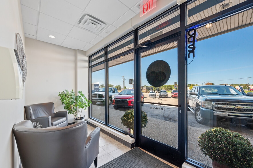 More Photos Of 8826 34 Rd, Cadillac Storefront For Sale