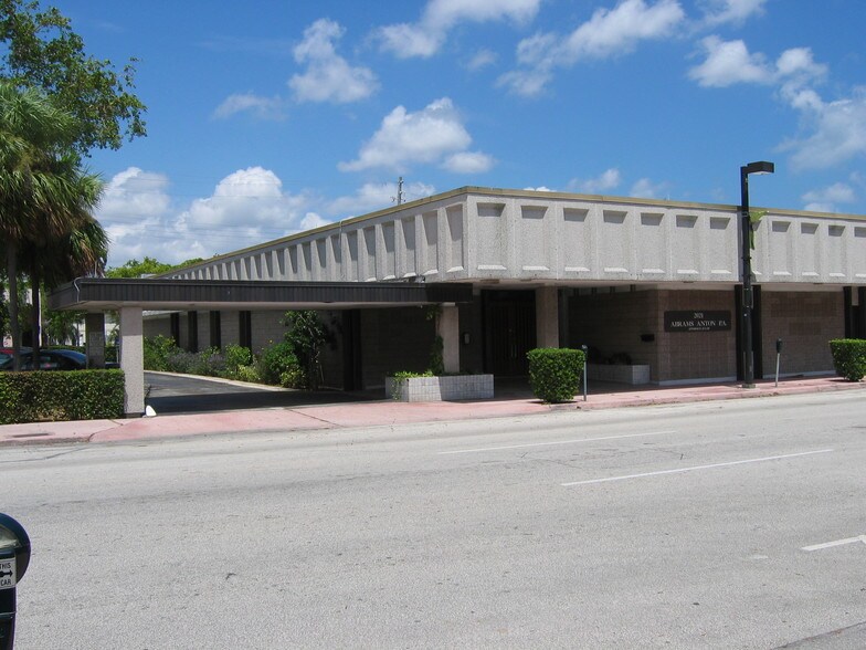 Primary Photo Of 2021 Tyler St, Hollywood Office For Lease