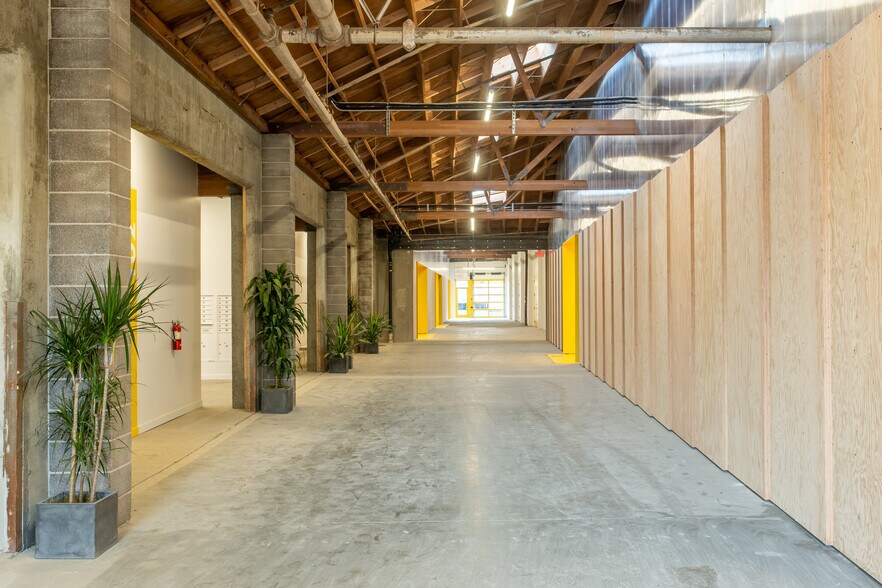 More Photos Of 100 NE Farragut St, Portland Light Manufacturing For Lease