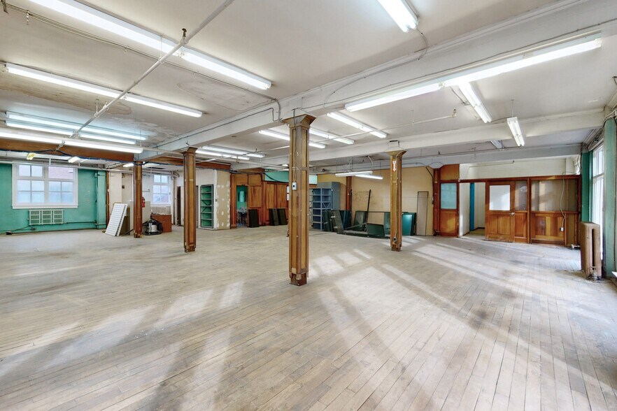 More Photos Of 10-14 Mccaul St, Toronto Office For Sale
