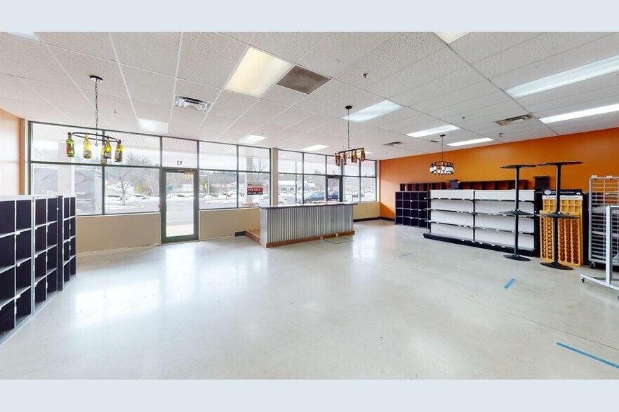 More Photos Of 614 Nashua St, Milford Storefront Retail Office For Lease