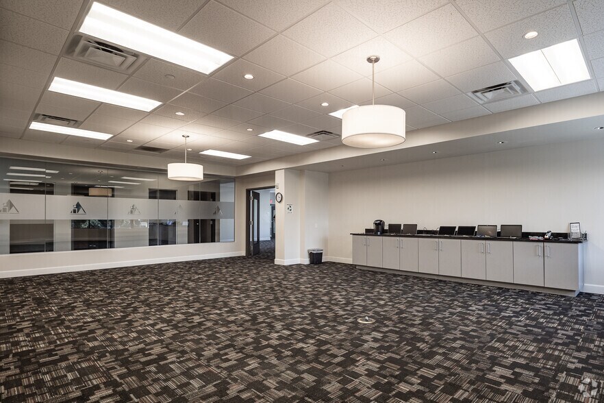 More Photos Of 5642-5652 Meadowlane St, New Port Richey Office For Sale