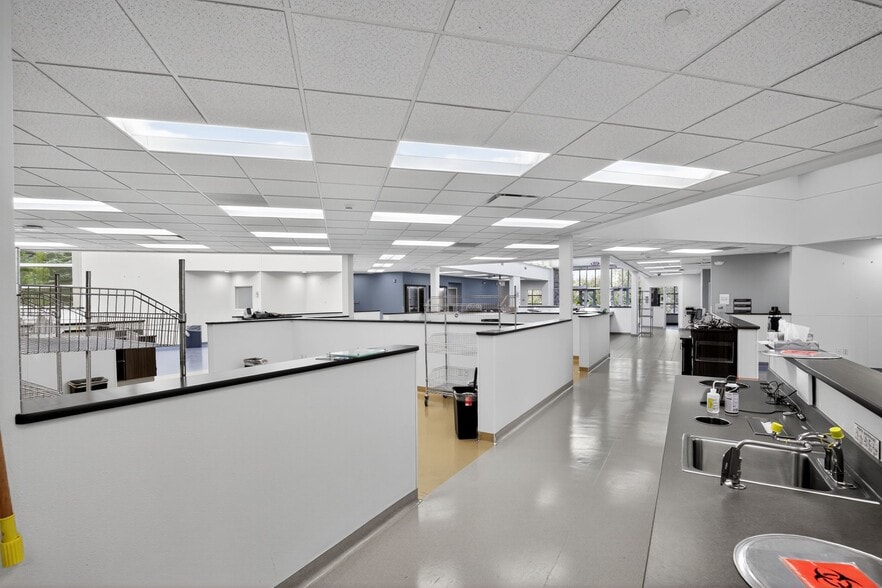 More Photos Of 175 Hawley St, Marquette Medical For Sale