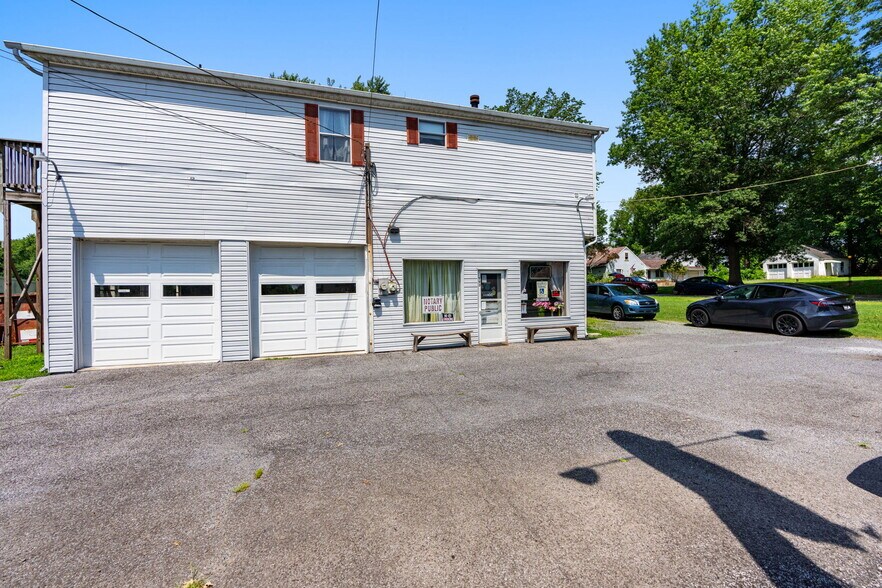 More Photos Of 993 S Hanover St, Pottstown Service For Sale