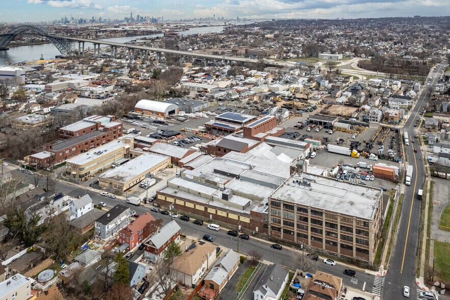 More Photos Of 175 Lake Ave, Staten Island Warehouse For Lease