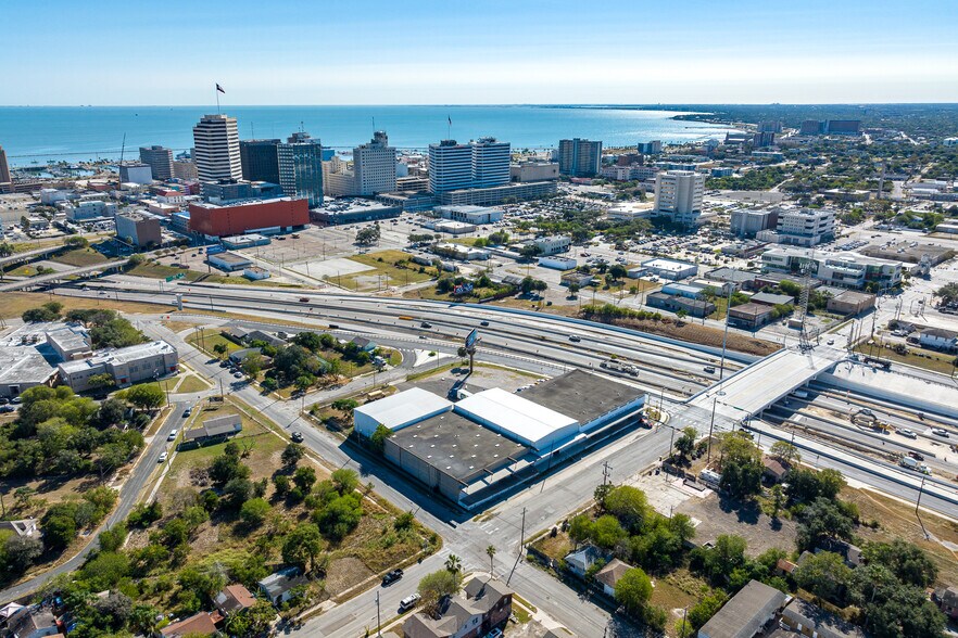 More Photos Of 900 N Staples St, Corpus Christi Distribution For Lease