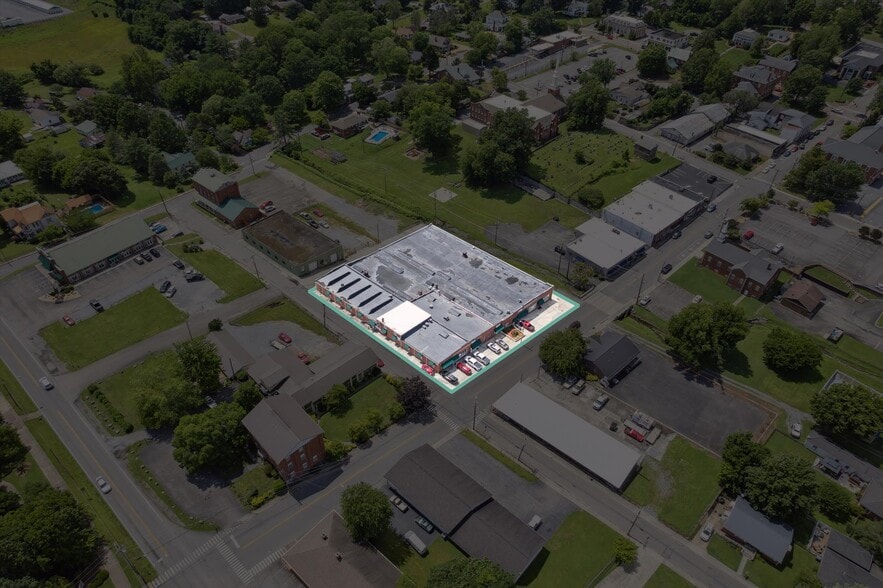 More Photos Of 307 S Depot St, Rogersville General Retail For Lease