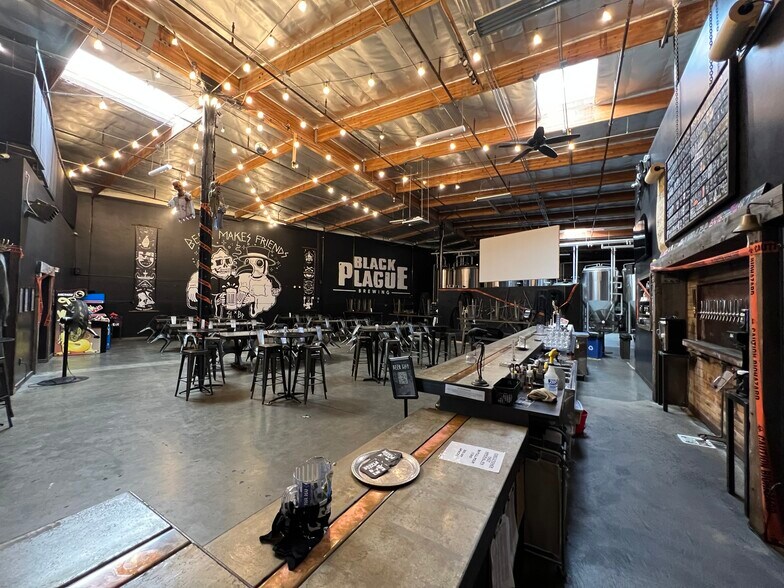 More Photos Of 2550 Jason Ct, Oceanside Manufacturing For Lease