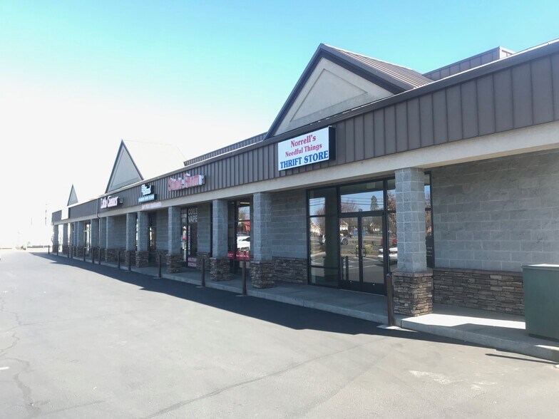 More Photos Of 8336 Highway 62 Hwy, White City Storefront Retail Office For Lease