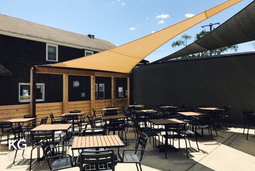 More Photos Of 120 W Green, Bensenville General Retail For Sale