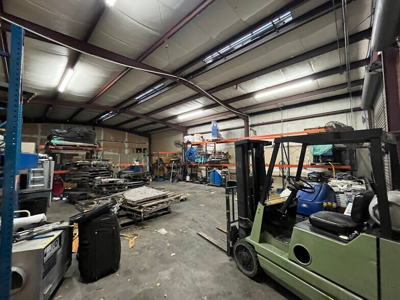 More Photos Of 2221 Apopka Blvd, Apopka Warehouse For Sale