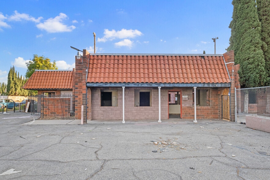 More Photos Of 1241 S Brookhurst St, Anaheim Office For Sale