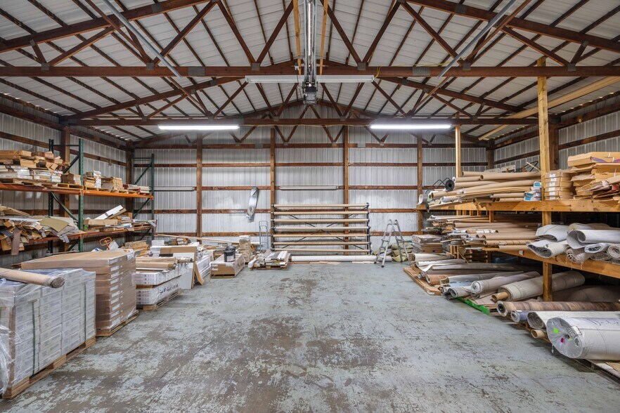 More Photos Of 364 W Main St, Decaturville Flex For Sale