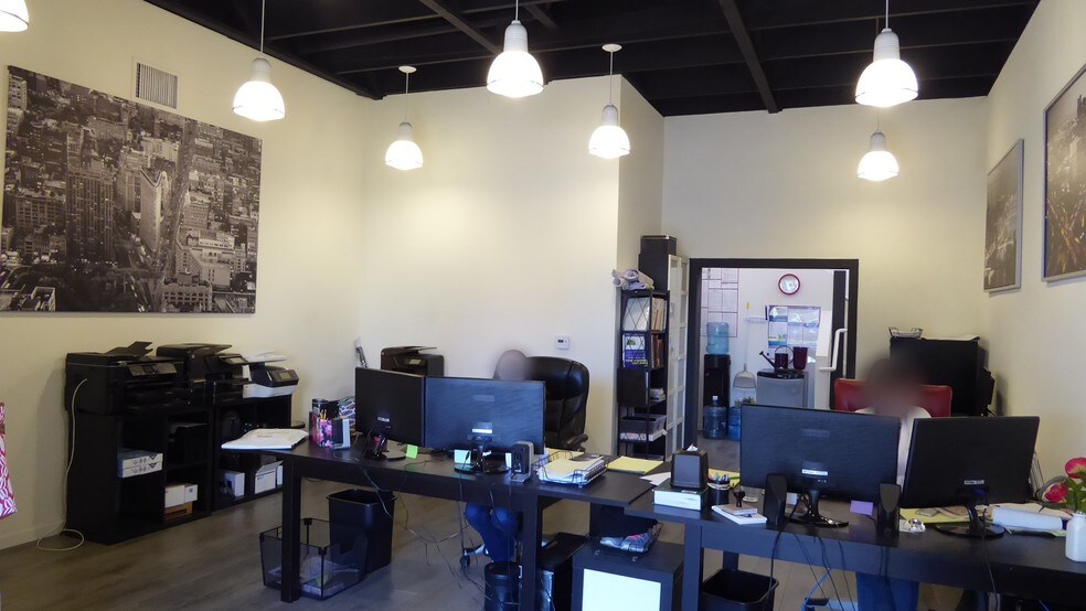 More Photos Of 434 E Main St, Ventura Storefront For Lease