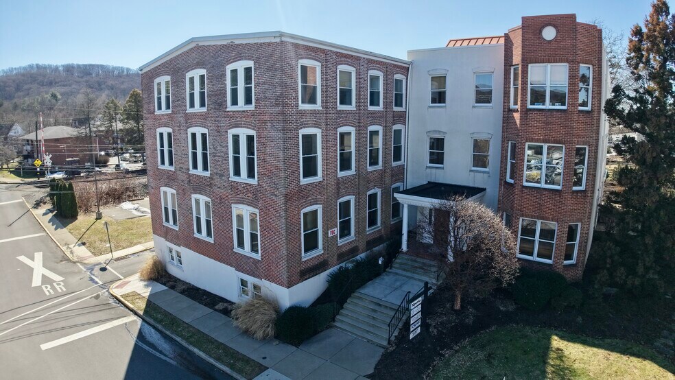 Primary Photo Of 22 S 2nd St, Emmaus Loft Creative Space For Lease
