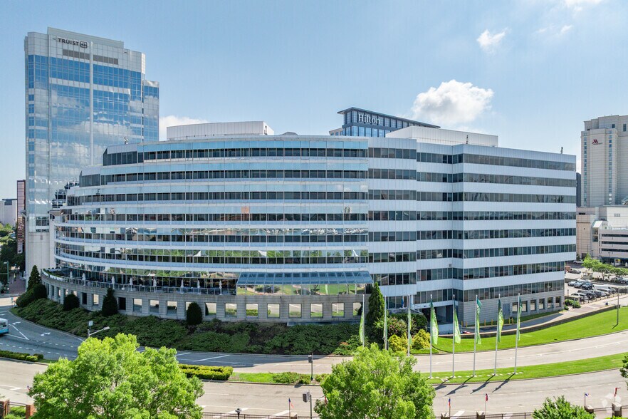 More Photos Of 101 W Main St, Norfolk Office For Lease