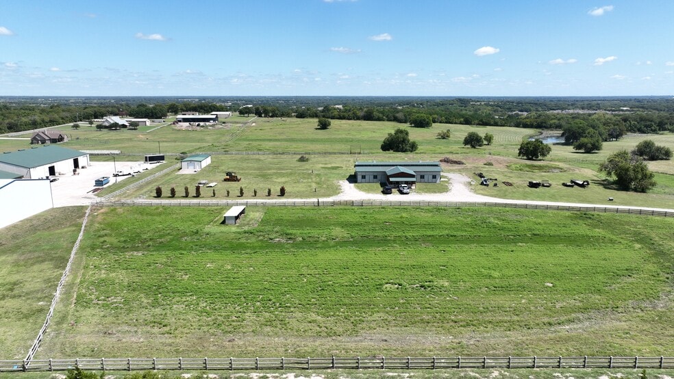More Photos Of 1253 N Hill St, Van Alstyne Light Distribution For Sale