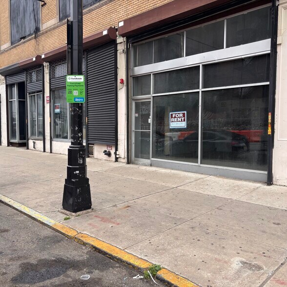 More Photos Of 48-54 Branford Pl, Newark Service For Lease
