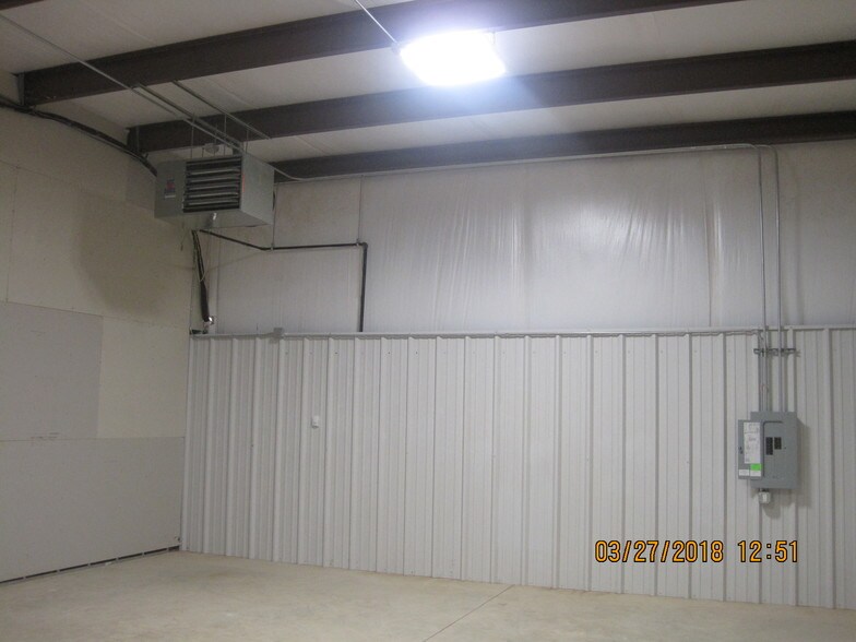 More Photos Of 14401 N Lincoln Blvd, Edmond Warehouse For Lease