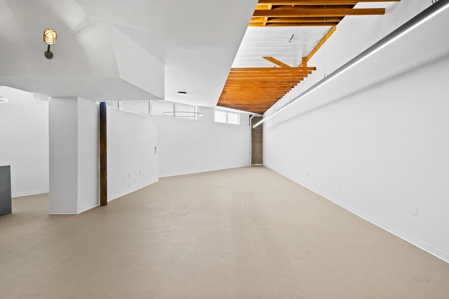 More Photos Of 8607 Venice Blvd, Los Angeles Loft Creative Space For Lease