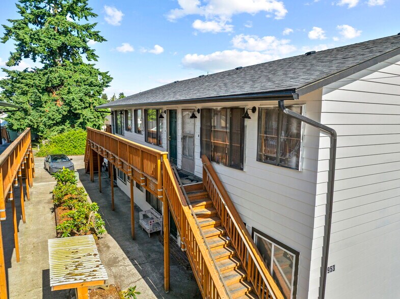 More Photos Of 947 7th Ave, Longview Apartments For Sale
