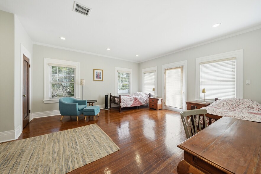 More Photos Of 3741 W 27th St, Los Angeles Specialty For Sale