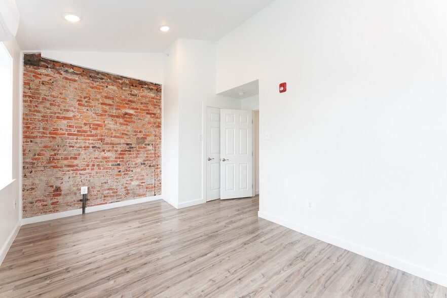 More Photos Of 541 E Girard Ave, Philadelphia Storefront Retail Residential For Sale