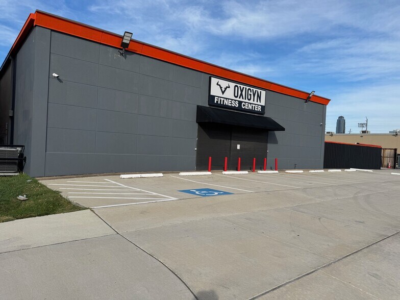 Primary Photo Of 5900 Schumacher Ln, Houston Auto Repair For Lease