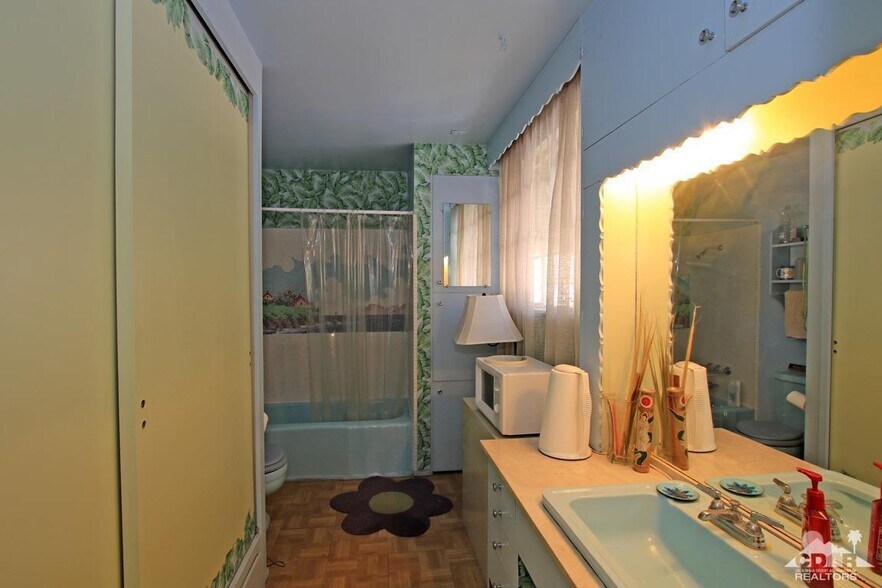 More Photos Of 51650 Avenida Bermudas, La Quinta Office For Lease