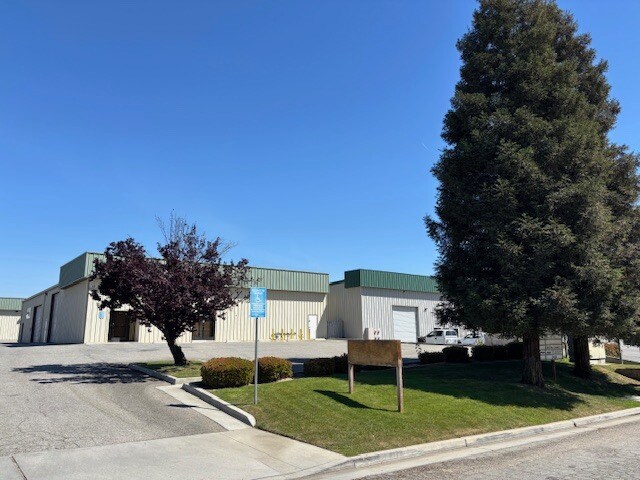 Primary Photo Of 3452 Alken St, Bakersfield Warehouse For Lease