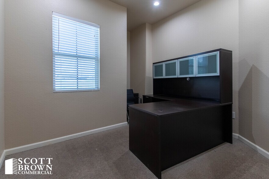More Photos Of 2366-2372 S Uecker Ln, Lewisville Unknown For Lease