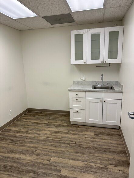 More Photos Of 1501 Superior Ave, Newport Beach Medical For Lease