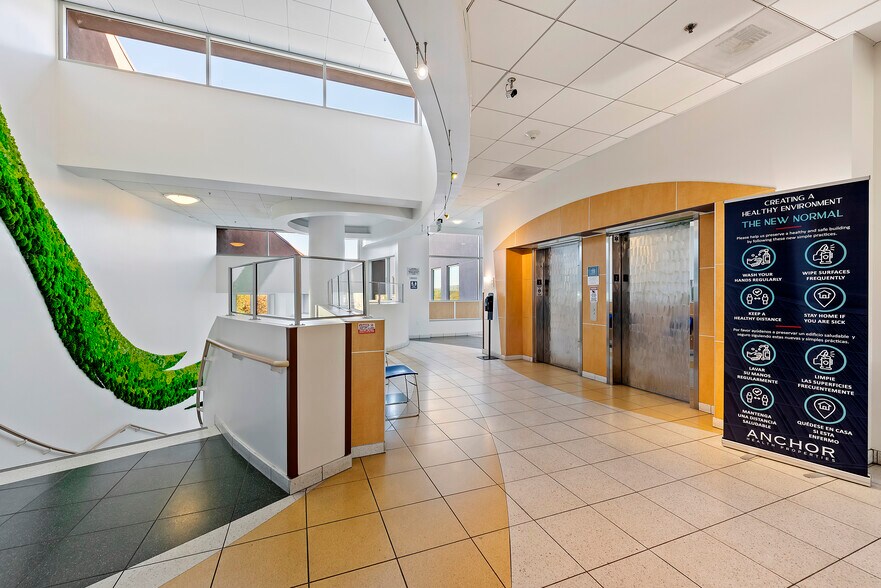 Primary Photo Of 625 W Citracado Pky, Escondido Medical For Lease
