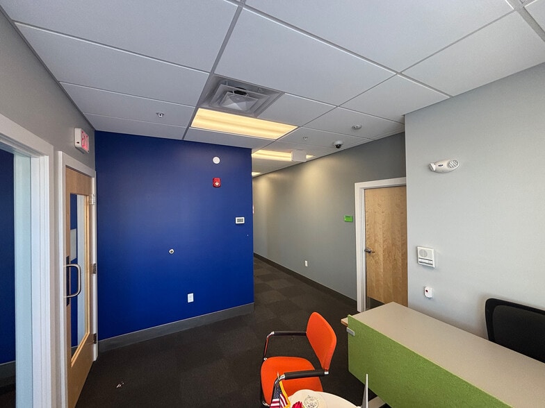 More Photos Of 590 County Rd, Westbrook Light Manufacturing For Lease