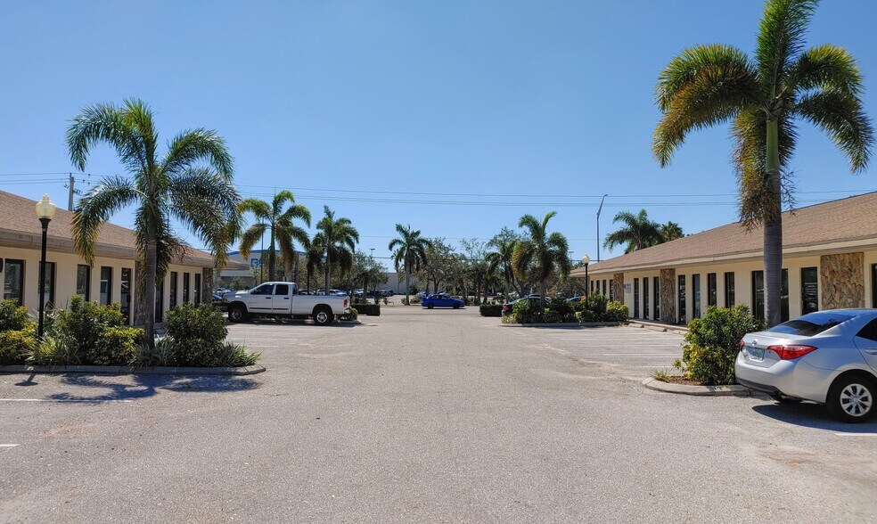 More Photos Of 6404 Manatee Ave W, Bradenton Medical For Lease
