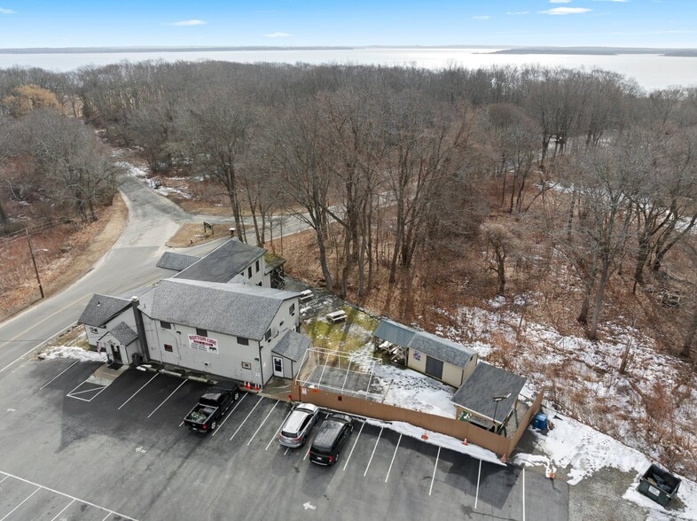 More Photos Of 415 Palmer Ave, Warwick Bar For Sale