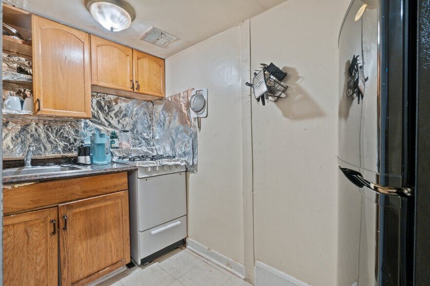 More Photos Of 2620 Maryland Ave, Baltimore Multifamily For Sale
