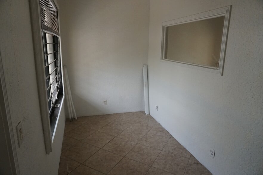 More Photos Of 1110 2nd Ave S, Lake Worth Warehouse For Sale