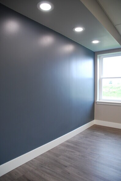 More Photos Of 1314 Barnhart Rd, Troy Office For Lease