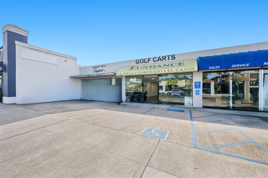 More Photos Of 7450-7462 La Jolla Blvd, La Jolla Storefront For Lease
