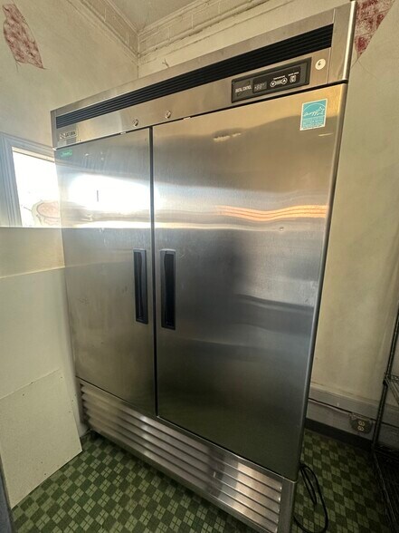 More Photos Of 215 E Lima St, Forest Restaurant For Sale