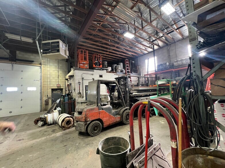 More Photos Of 2224 Northwestern Ave, Racine Warehouse For Sale