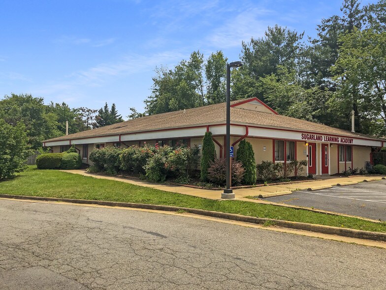 More Photos Of 83 Sugarland Run Dr, Sterling Daycare Center For Sale