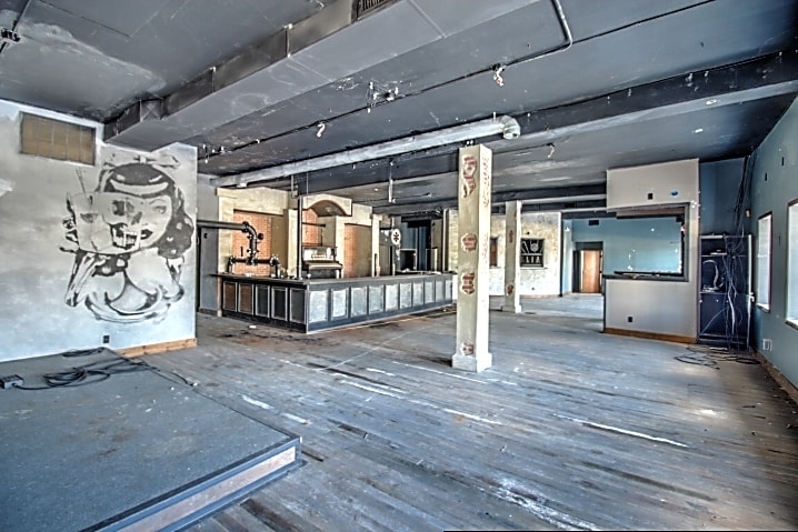 More Photos Of 1515 S A St, Elwood Light Distribution For Sale