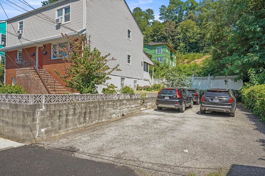 Primary Photo Of 25 Montague St, Yonkers Multifamily For Sale