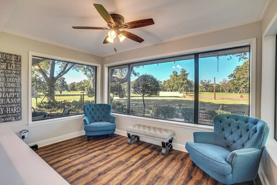 More Photos Of 601 N Shipp St, Madisonville Specialty For Sale
