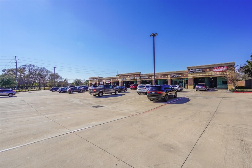 More Photos Of 9006 S Fry Rd, Katy Restaurant For Lease