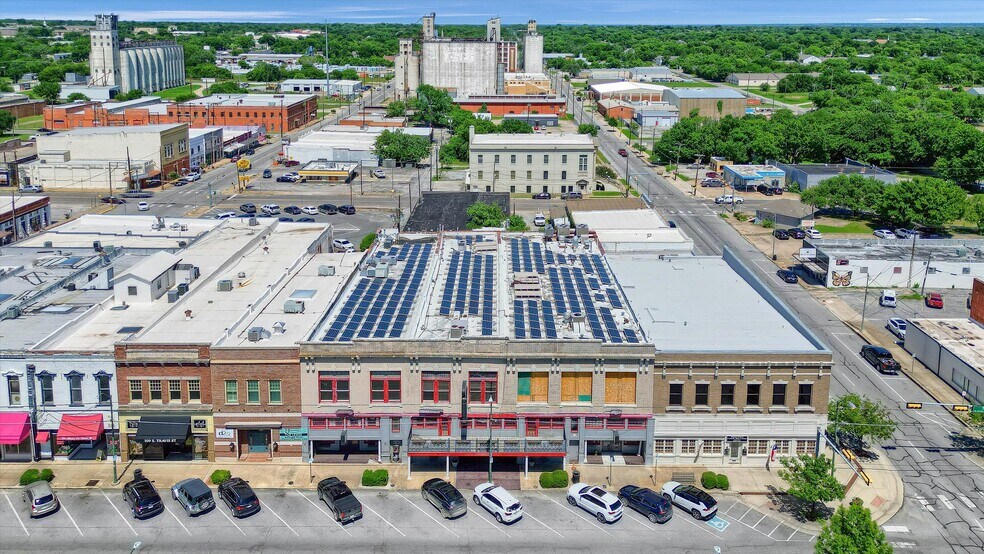 More Photos Of 115 S Travis St, Sherman General Retail For Sale