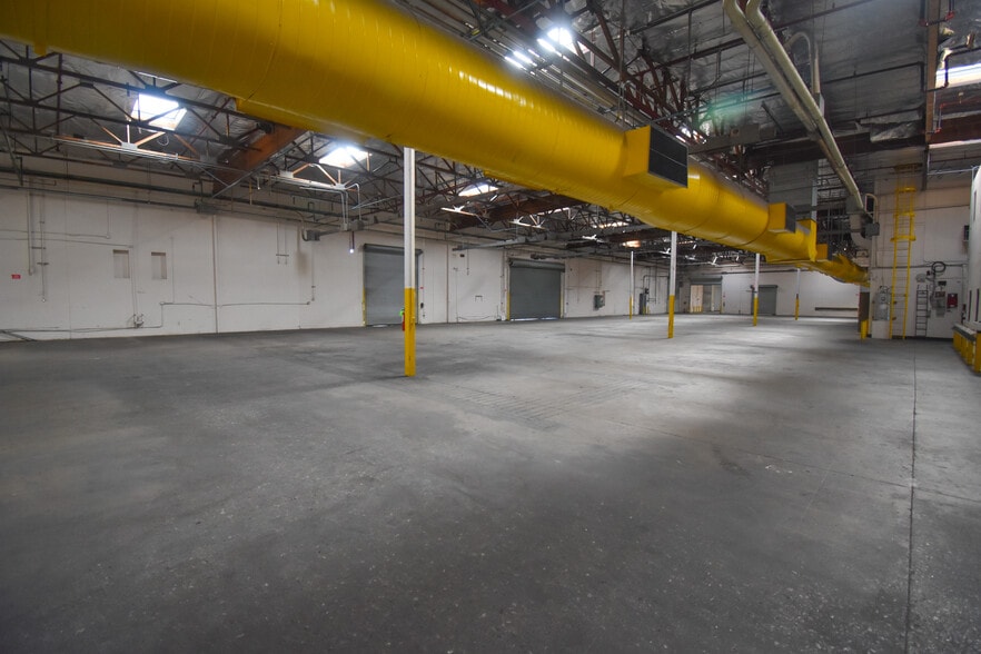 More Photos Of 5780 Soestern Ct, Chino Manufacturing For Sale